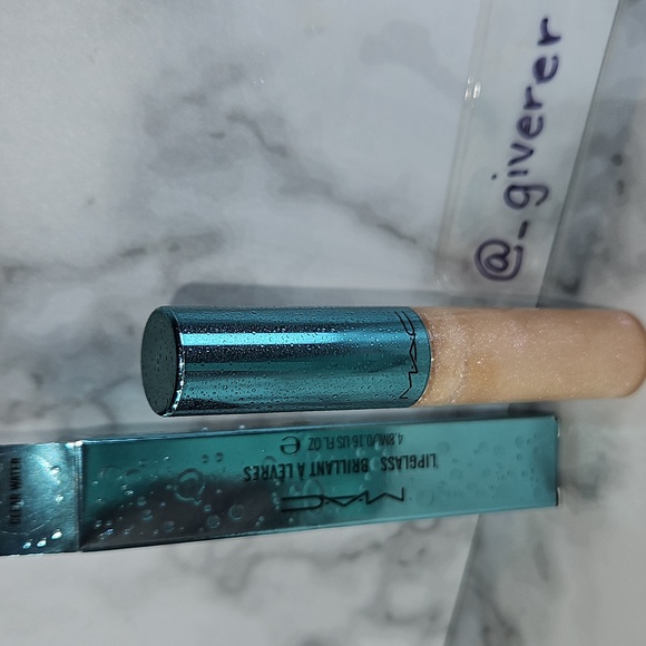 NIB MAC ALLURING AQUATIC LIPGLASS ORIGINAL SHADES FORMULA LARGER SIZE! - Picture 4 of 17